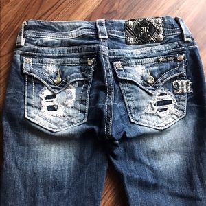Miss Me Distressed Jeans/ Size 27